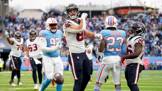 Houston Texans tight end Dalton Schultz (86) celebrates receiving a pass against the Tennessee Titans during the fourth quarter at Nissan Stadium in Nashville, Tenn., Sunday, Dec. 17, 2023.
